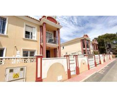 VILLA PAREADA EN CAMPOAMOR A 500 METROS DE LA PLAYA. 3 DORM. 2 BAÑOS. PISCINA PRIVADA.