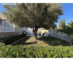 VILLA EN LOS BALCONES DE 4 DORM. 2 BAÑOS. CON PARCELA DE 1100 M2. CASA DE 230 M2. PISCINA PRIVADA.