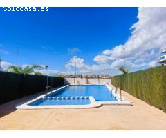 SEMI-NUEVO ADOSADO EN PILAR DE LA HORADADA A 500 METROS DE LA PLAYA. 3 DORM. 2 BAÑOS.