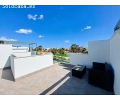 SEMI-NUEVO ADOSADO EN PILAR DE LA HORADADA A 500 METROS DE LA PLAYA. 3 DORM. 2 BAÑOS.