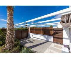 VILLA DE LUJO EN LOS MONTESINOS. 3 DORM. 2 BAÑOS. PISCINA+GARAJE. PARCELA 257 M2.