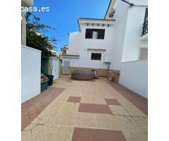 Apartamento duplex reformado planta baja.