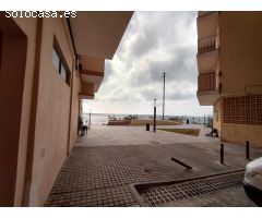 Piso con vistas al mar a 50 metros de la playa y con licencia turística