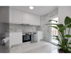 Moderno Apartamento en Torrevieja a Pasos de la Playa 3 habitaciones 2 baños patio en zona centro es