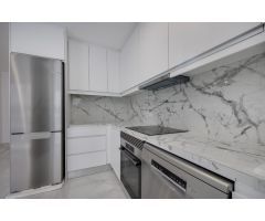Moderno Apartamento en Torrevieja a Pasos de la Playa 3 habitaciones 2 baños patio en zona centro es