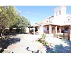 VILLA EN LA ZENIA CON PARCELA DE 1000 M2. 4 DORM. 2 BAÑOS. CON 335 M2 DE CASA.