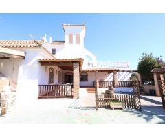 VILLA EN LA ZENIA CON PARCELA DE 1000 M2. 4 DORM. 2 BAÑOS. CON 335 M2 DE CASA.