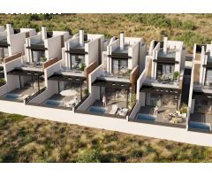 CHALET ADOSADO EN AGUAS NUEVAS CON PISCINA PRIVADA. 3 DORM. 3 BAÑOS. 115 M2.