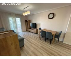 REFORMADO APARTAMENTO CON PISCINA EN PARQUE DE LAS NACIONES. 2 DORM. 1 BAÑO.