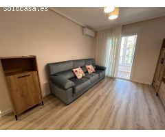 REFORMADO APARTAMENTO CON PISCINA EN PARQUE DE LAS NACIONES. 2 DORM. 1 BAÑO.