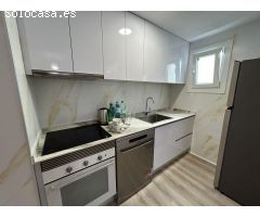 REFORMADO APARTAMENTO CON PISCINA EN PARQUE DE LAS NACIONES. 2 DORM. 1 BAÑO.