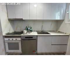 REFORMADO APARTAMENTO CON PISCINA EN PARQUE DE LAS NACIONES. 2 DORM. 1 BAÑO.