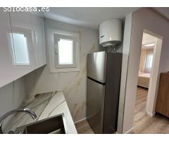 REFORMADO APARTAMENTO CON PISCINA EN PARQUE DE LAS NACIONES. 2 DORM. 1 BAÑO.