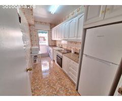 Amplio Apartamento en el Corazón de Torrevieja, Ideal para Disfrutar del Mar