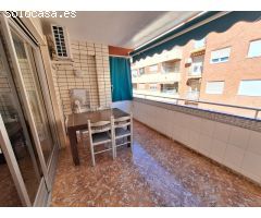 Amplio Apartamento en el Corazón de Torrevieja, Ideal para Disfrutar del Mar