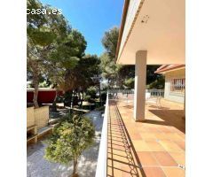 VILLA EN ORIHUELA COSTA A 500 METROS DE LA PLAYA. 4 DORM. 3 BAÑOS. PARCELA 1.145M2.