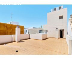 ÁTICO DE LUJO EN LA PLAZA DEL TEATRO. 228 M2. 3 DORM. 3 BAÑOS. SOLARIUM 80 M2. PLAYA A 600 METROS.