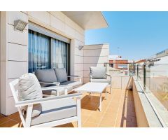 ÁTICO DE LUJO EN LA PLAZA DEL TEATRO. 228 M2. 3 DORM. 3 BAÑOS. SOLARIUM 80 M2. PLAYA A 600 METROS.