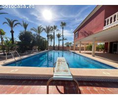 VILLA EN TORRETA FLORIDA CON 1600 M2 DE PARCELA. 6 DORM. 4 BAÑOS.