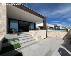 VILLA EN LA PRIMERA LINEA! PLAYA DE LA MATA. VISTAS AL MAR! 5 DORM. 4 BAÑOS. PARCELA 350M2.