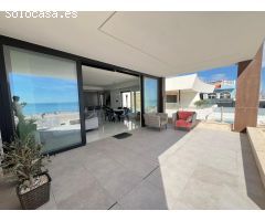 VILLA EN LA PRIMERA LINEA! PLAYA DE LA MATA. VISTAS AL MAR! 5 DORM. 4 BAÑOS. PARCELA 350M2.