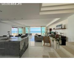 VILLA EN LA PRIMERA LINEA! PLAYA DE LA MATA. VISTAS AL MAR! 5 DORM. 4 BAÑOS. PARCELA 350M2.