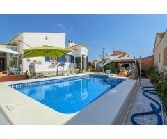 Villa independiente con piscina privada en La Florida