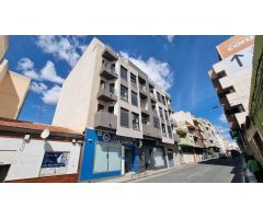 Elegante piso en cetro de Torrevieja + plaza de parking incluido !