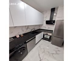 Bonito bajo completamente reformado de un dormitorio a 400 metros de playa