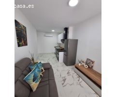 Bonito bajo completamente reformado de un dormitorio a 400 metros de playa