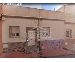 CASA EN CL EL ALMENDRO EN ALMERIA
