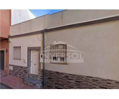 CASA EN CL EL ALMENDRO EN ALMERIA