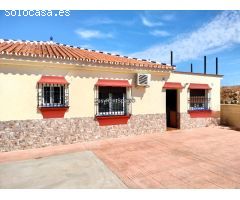 ALQUILER LARGA TEMPORADA, Estupenda Villa con apartamento privado, piscina, zona de barbacoa y ampli