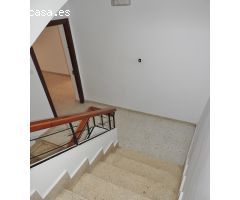 GRAN OPORTUNIDAD DE COMPRA! PISO CENTRICO DE 3 DORMITORIOS + 1 BAÑO + TERRAZA +  Y MUY LUMINOSO!!