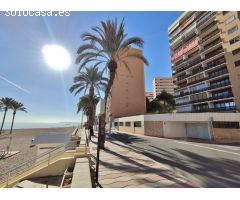 OPORTUNIDAD!! PISO EN 1ª LINEA DEL PASEO MARITIMO DE AGUADULCE, ZONA PUERTO DEPORTIVO.