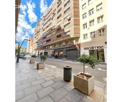 AMPLISIMO PISO EN VENTA EN PLENO CENTRO DE ALMERIA CAPITAL,TODO REFORMADO !! 4 DORMITORIOS + 2 BAÑOS