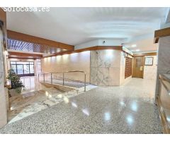 AMPLISIMO PISO EN VENTA EN PLENO CENTRO DE ALMERIA CAPITAL,TODO REFORMADO !! 4 DORMITORIOS + 2 BAÑOS