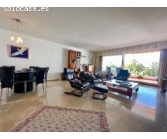 PISO AMPLISIMO CON VISTAS, EN UNA URBANIZACION DE MUCHO PRESTIGIO EN TORREQUEBRADA