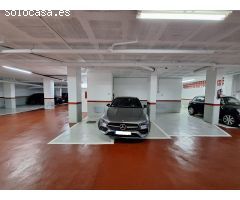Parking plaza grande (coche y 2 motos).
