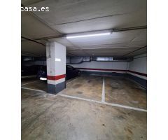 Plaza parking en complejo Mundet.