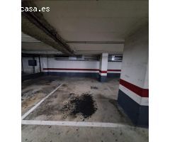 Plaza parking en complejo Mundet.
