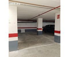 Plaza parking en complejo Mundet.
