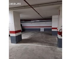 Plaza parking en complejo Mundet.