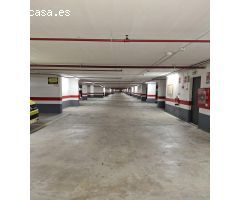 Plaza parking en complejo Mundet.