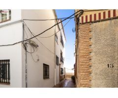 Casa de 2 dormitorios junto  avenida Cervantes