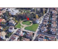 CASA Y PARCELA PARA USOS MULTIPLES. ZONA SERRALLO