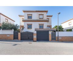 ¡¡ESPECTACULAR CASA PAREADA CON PISCINA!!