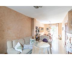 ADOSADA EN CERRILLO DE MARACENA CON 100 M DE PATIO.