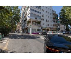 En venta Local comercial en la Avenida de Cervantes
