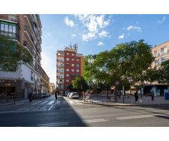 Espacioso local comercial en Zaidín